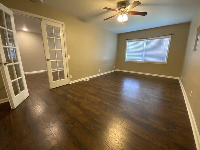 Foto del edificio - 216 Magnolia Dr