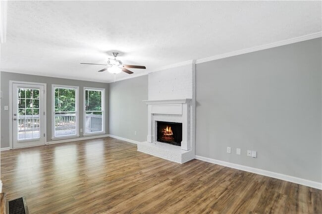 Building Photo - 130 Cedar Creek Ct