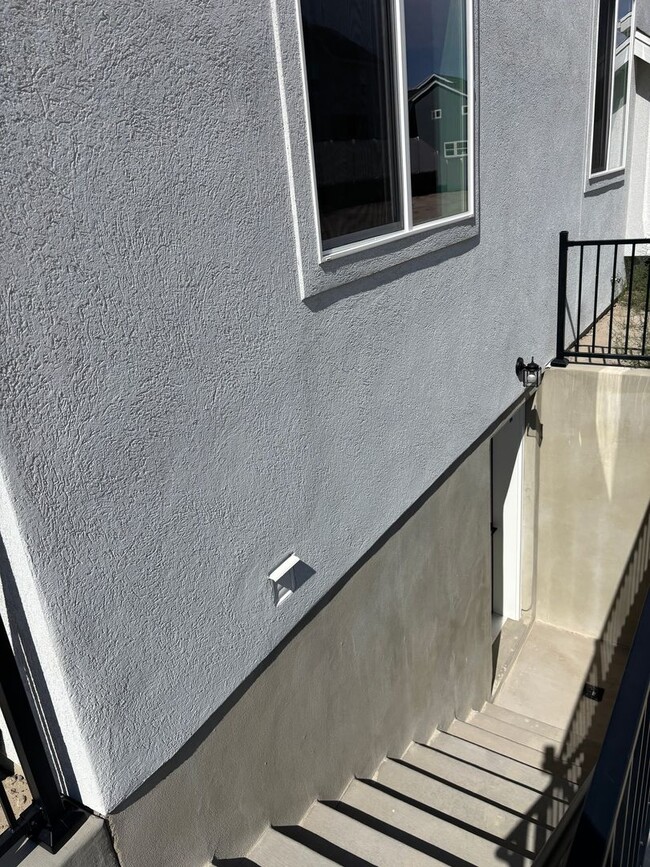 Building Photo - 1063 Chokecherry St