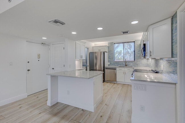 Building Photo - 100 Ocean Trail Way