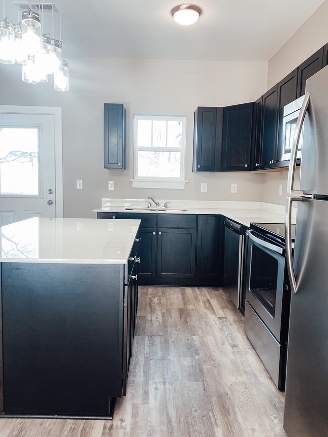 Building Photo - 609 Heavenly Pl