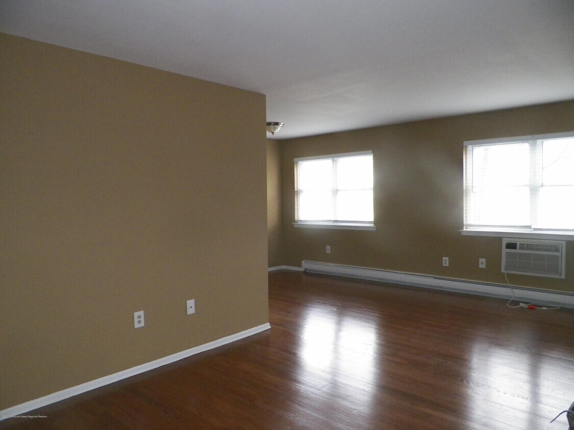 Foto principal - 63 Stonehurst Blvd