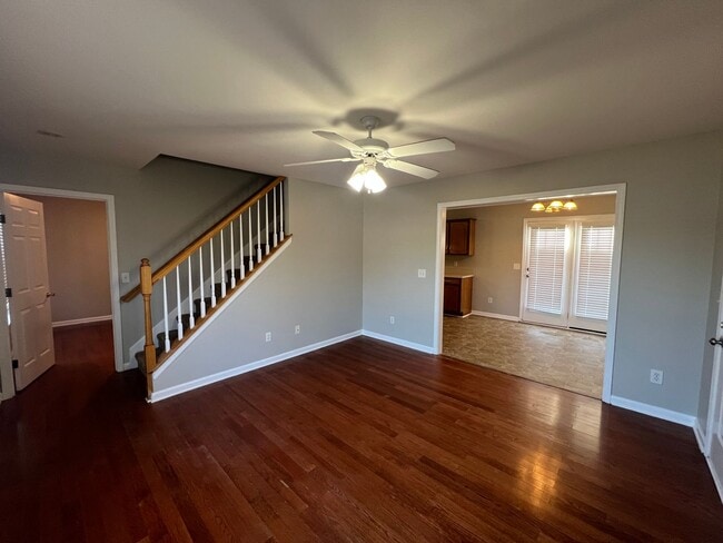 Building Photo - Available Now - 3BR 2.5BA Home on Corner Lot in Smyrna!