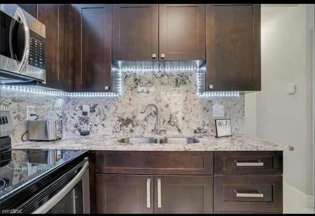 Building Photo - 2 br, 1 bath House - 1526 NE 110th St # B-0