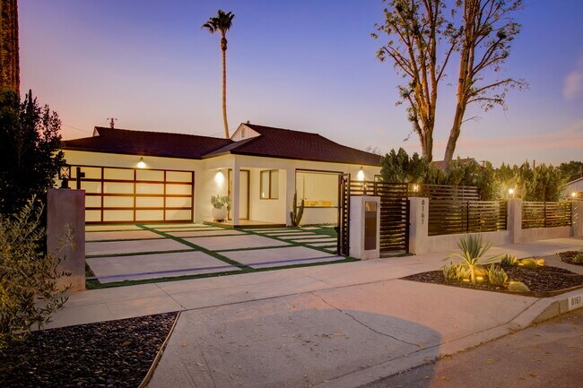 Foto del edificio - 8161 Encino Ave