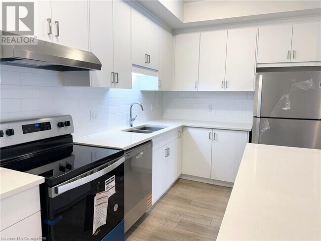 Building Photo - 99 REVERIE Wy