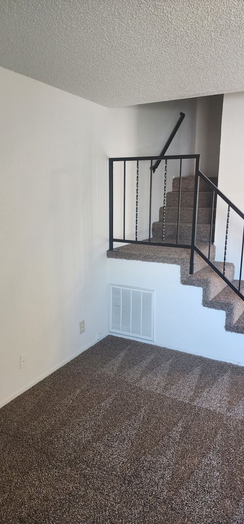 Building Photo - 2 Bedroom town home in Sparks! Coming Soon!