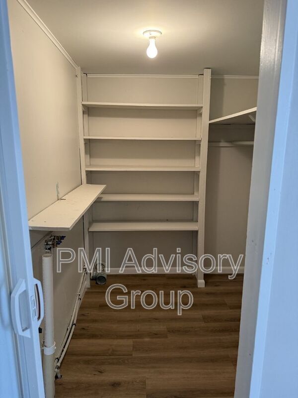 Foto del edificio - 1275 SW Mulvane St