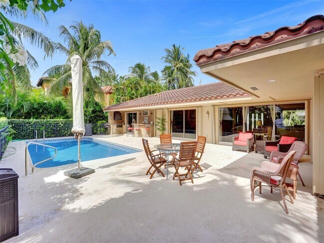 Building Photo - 2460 Del Lago Dr
