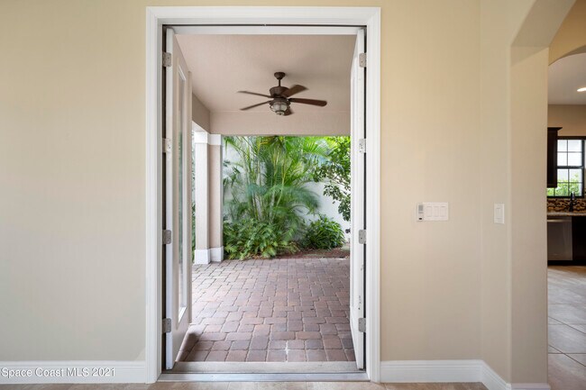 Foto del edificio - 7205 Primavera Ln