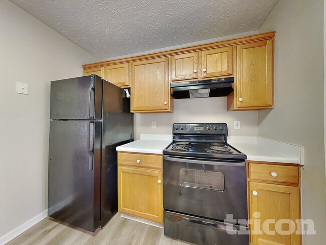 Building Photo - 225 Nina Cir