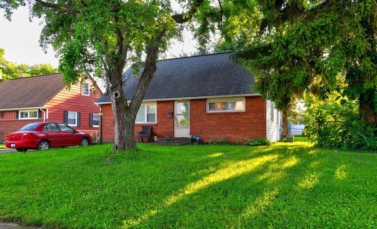 681 Roth Ave, Columbus, OH 43228 House Rental in Columbus, OH