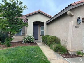 Building Photo - 36413 Capri Dr