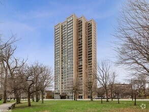 Building Photo - 1850 N Clark St