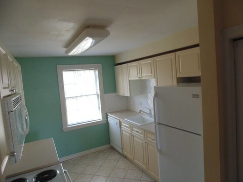 Kitchen - 100 Colville Rd