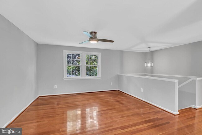 Building Photo - 12723 Carlsbad Ct