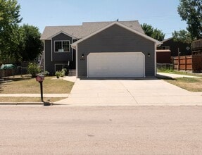 Building Photo - 549 Hanover Dr