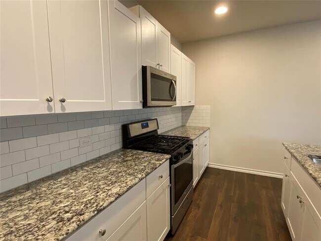 Building Photo - 376 Arbor Hills