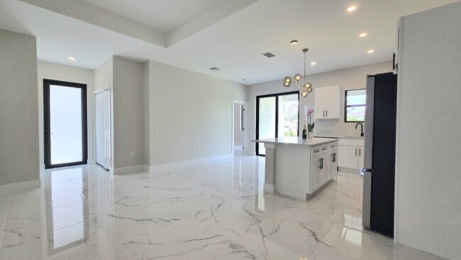 Foto del edificio - 702 Hightower Ave S