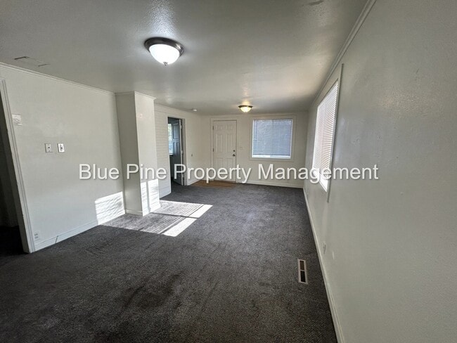 Building Photo - 143 Parrish Ln