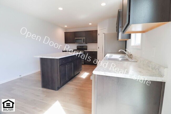 Building Photo - 1299 Pueblo Trl