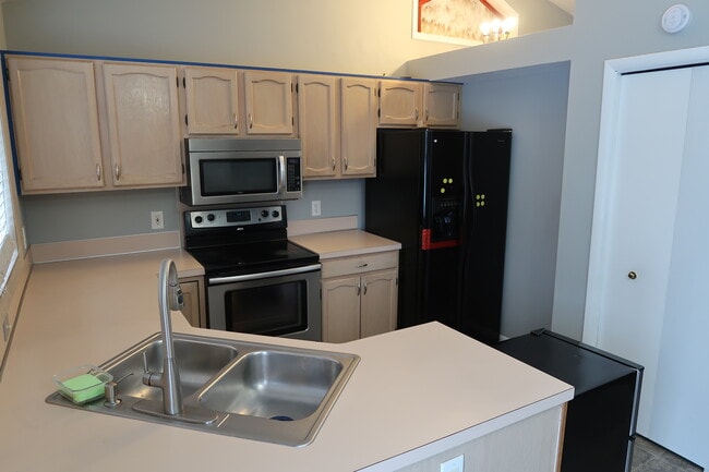 Building Photo - 4495 Brookmeadow Dr SE