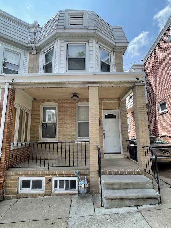 Primary Photo - 1202 Maple St