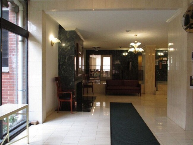 Foto del edificio - Spacious 1BR! Utilities Included! Rosslyn ...