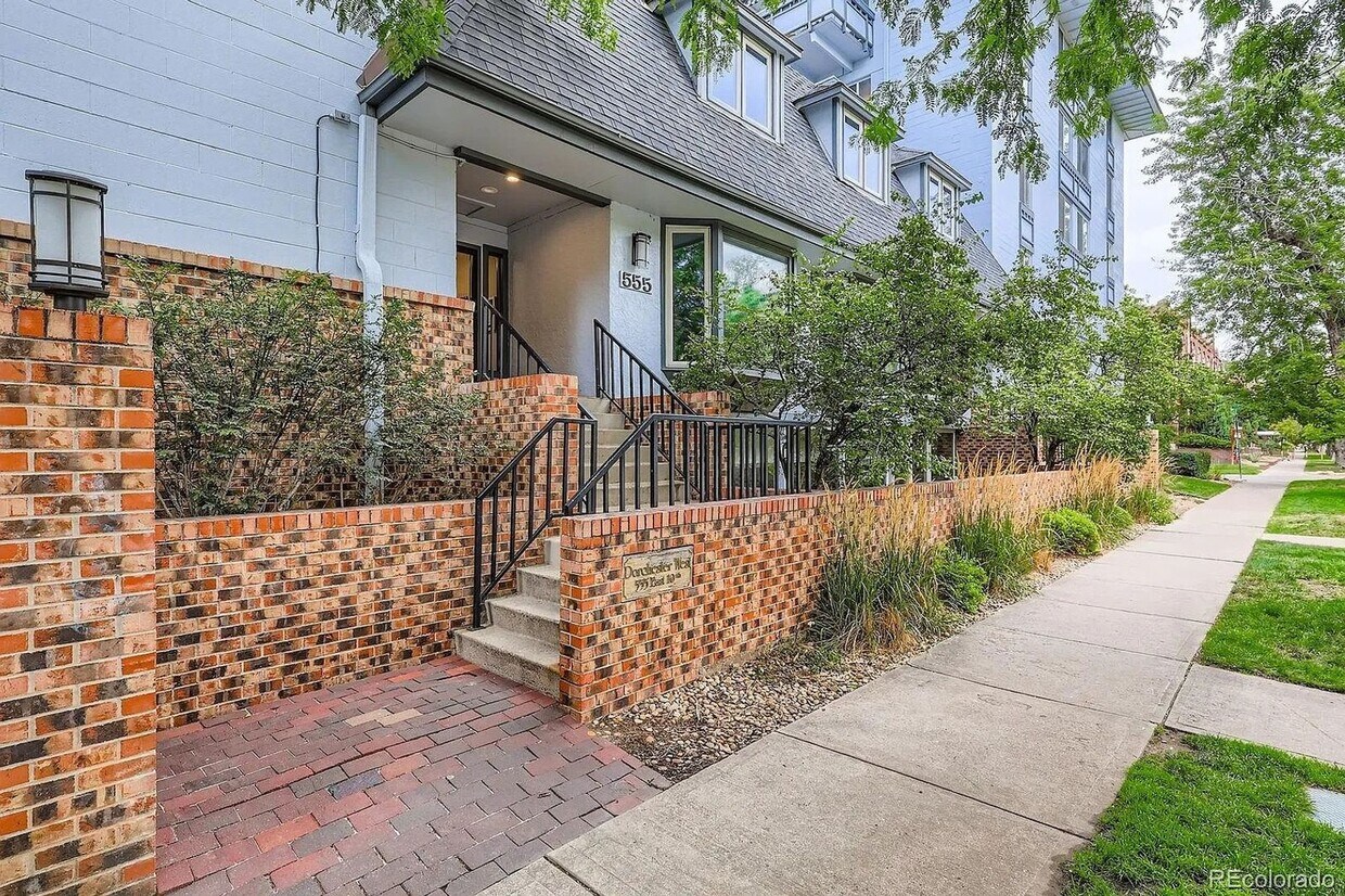 Foto principal - 555 E 10th Ave