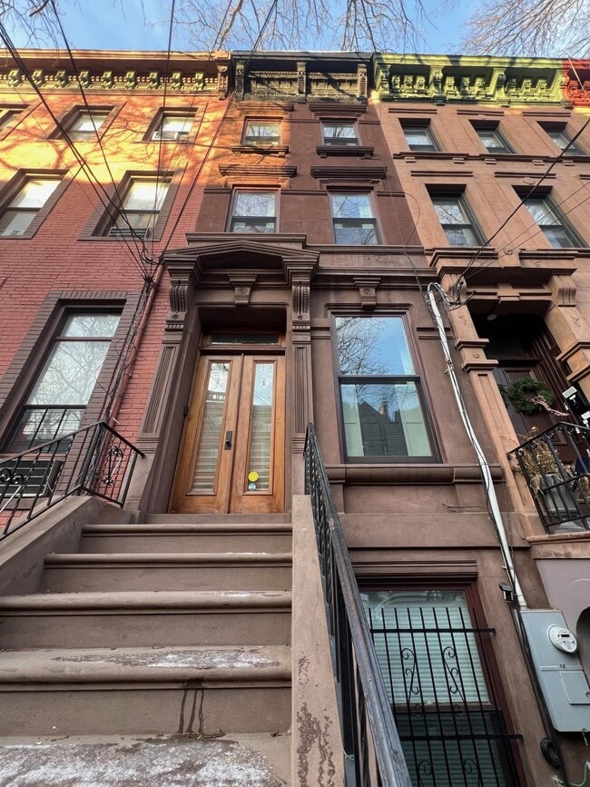 Building Photo - 122 Mercer St