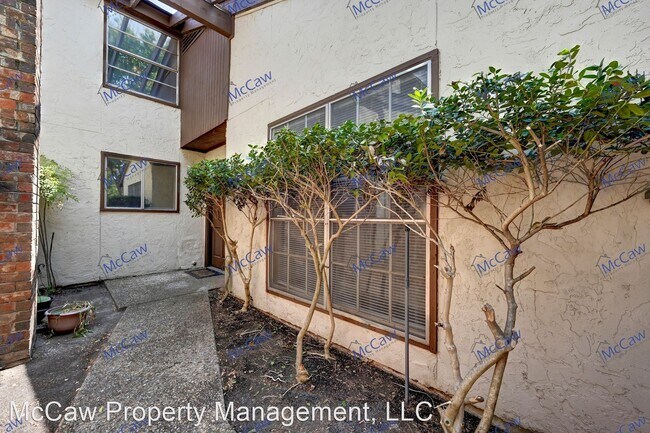 Building Photo - 3 br, 2 bath House - 9434 Chimney Corner