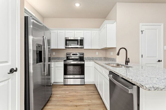 Building Photo - Brand New Townhome 3/2.5