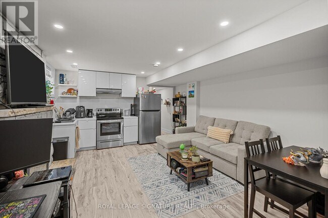 Building Photo - 599 Glencairn Ave