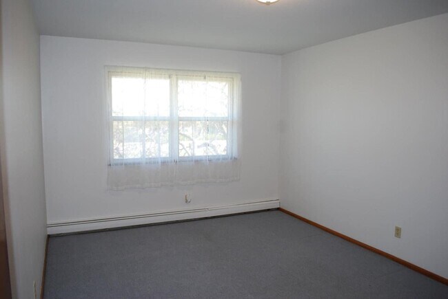 Foto del edificio - 5625 W Brown Deer Rd