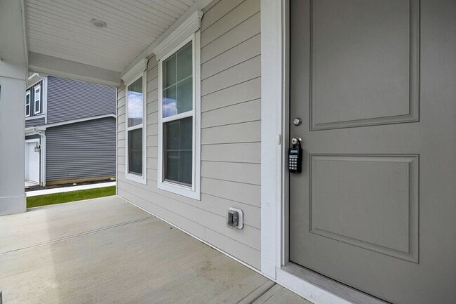 Building Photo - 568 Wellington Cross Drive