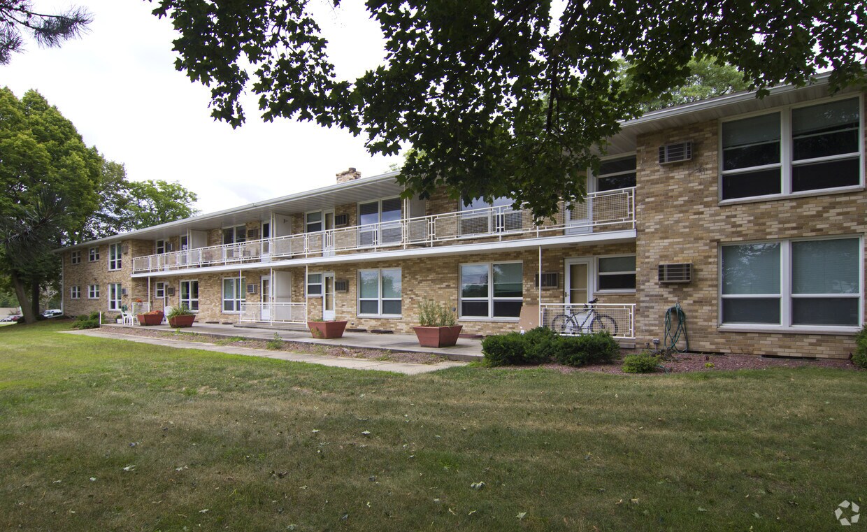 Karen Arms Rentals in Madison at 420 N Segoe Rd Madison, WI