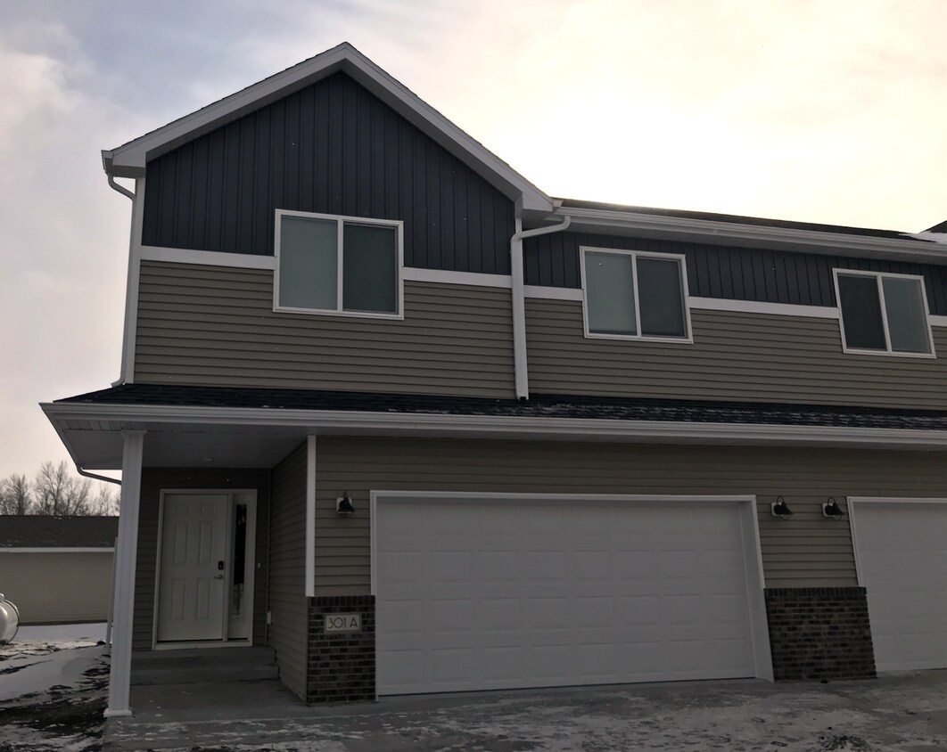 Primary Photo - 3 Bed 3 Bath