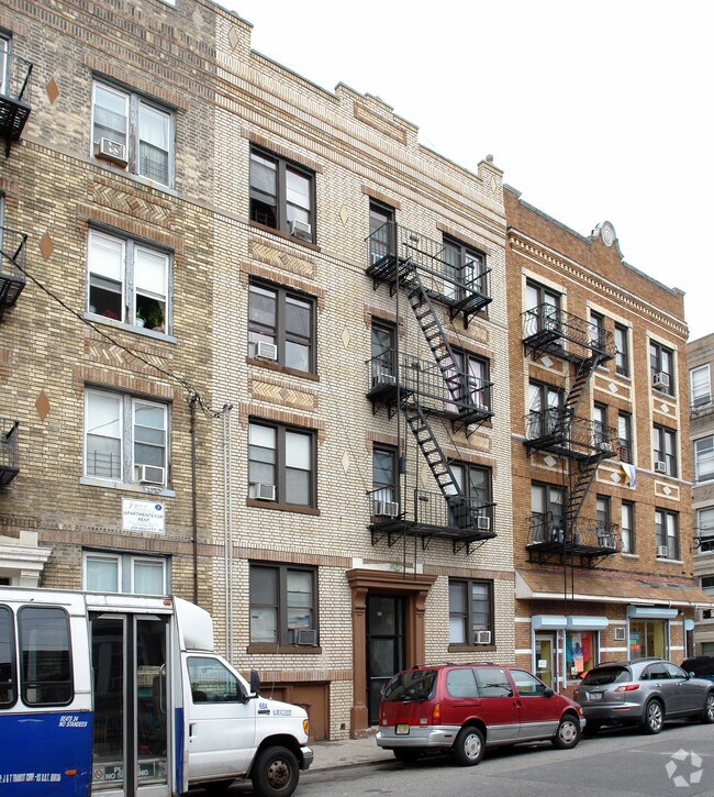 Building Photo - 5311 Hudson Ave