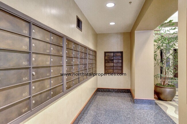 Building Photo - MU-11TH420-604