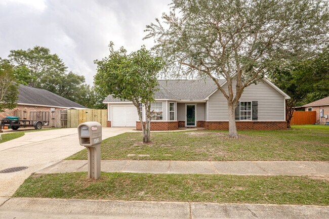 Building Photo - Freshly Renovated Rental Property