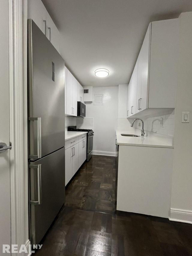 Building Photo - 0 bedroom in New York NY 10011