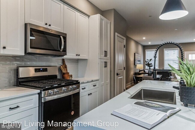 Foto del edificio - 4 br, 3 bath House - 2710 Latona Street