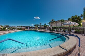 Building Photo - 7430 Lake Breeze Dr