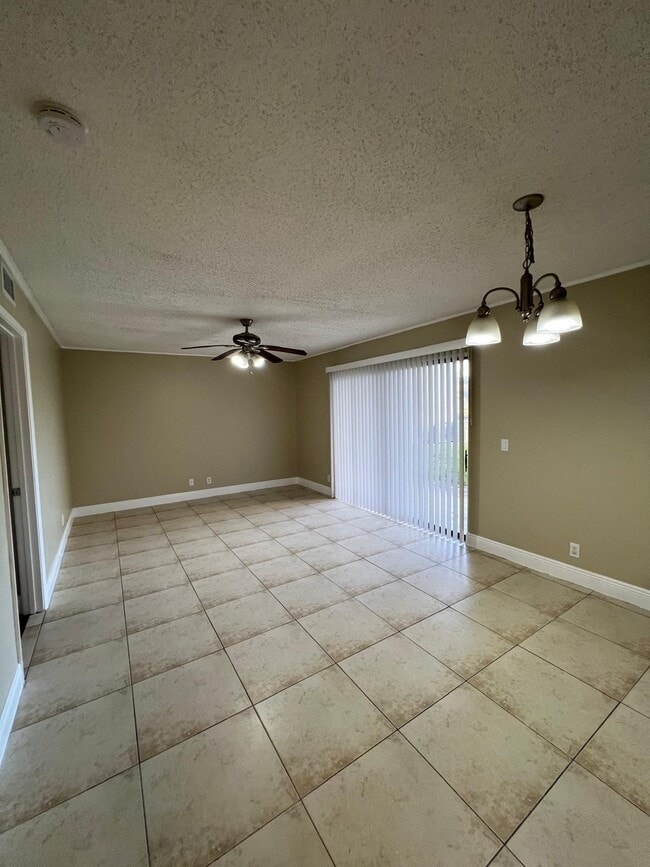 Building Photo - 1520 Windorah Way