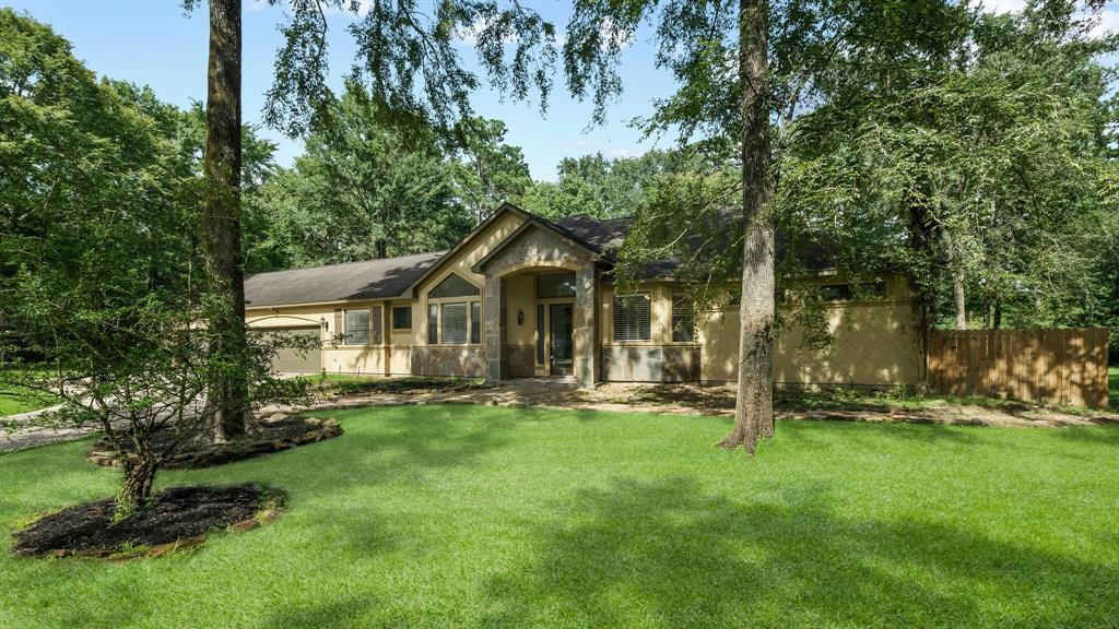 Primary Photo - 5 Oak Crest Cir
