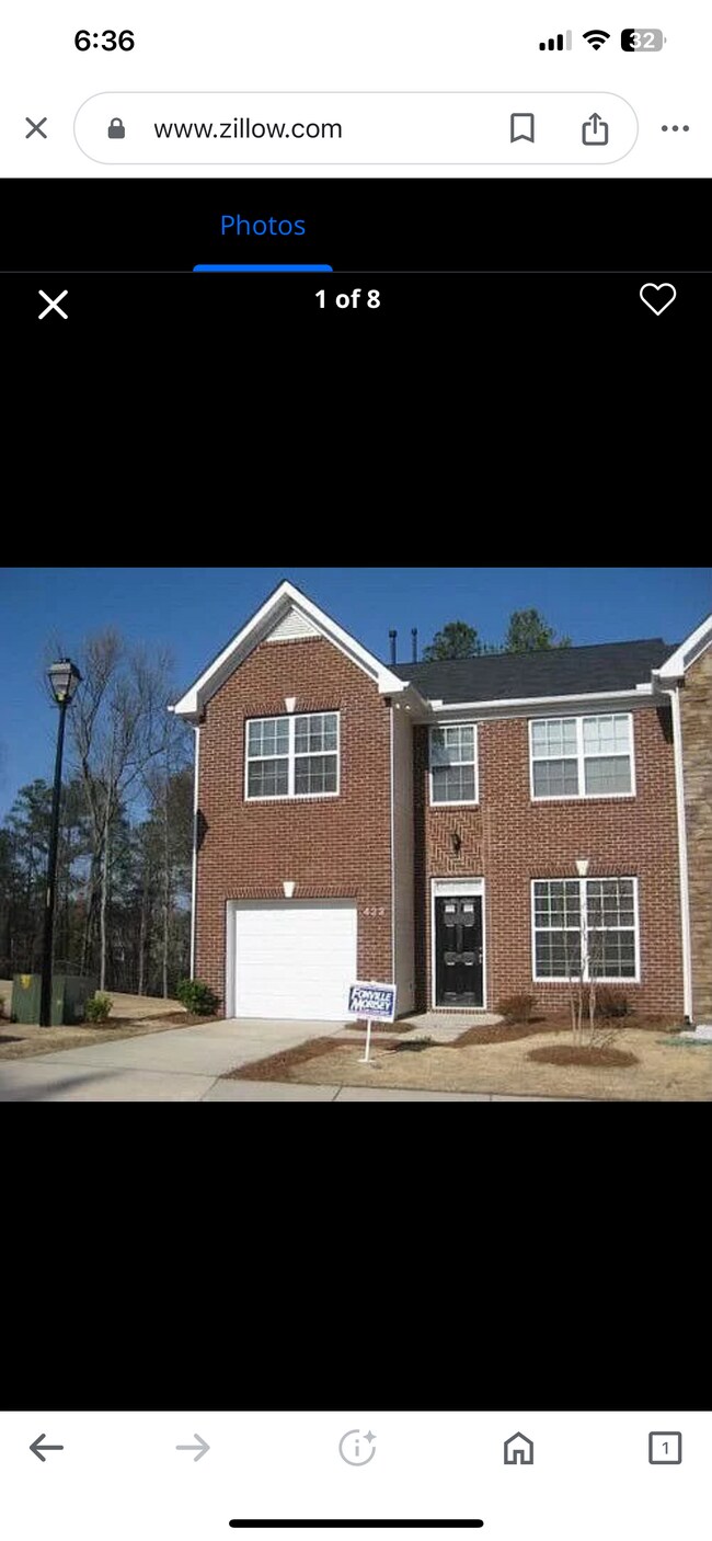Foto del edificio - Room in Townhome on Plank Bridge Way