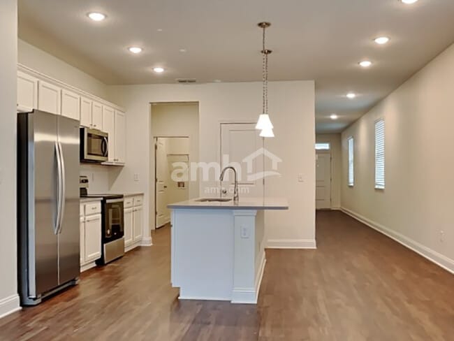 Building Photo - 558 Onate Cir