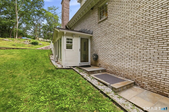 Building Photo - 18 W Haviland Ln
