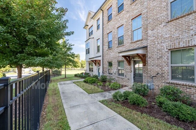 Building Photo - 776 Angora Aly