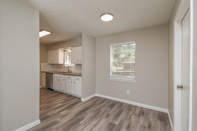 Building Photo - 4318 Burkegate Dr